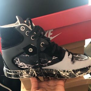 Woman’s balenciaga